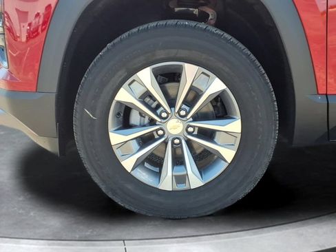 New 2026 Chevrolet Equinox LT w/ Convenience Package II FWD image 4