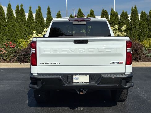 Used 2023 Chevrolet Silverado 1500 ZR2 w/ Technology Package AWD/4WD image 8
