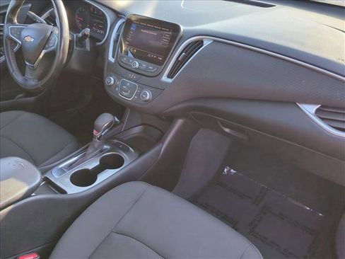 Used 2021 Chevrolet Malibu RS FWD image 20