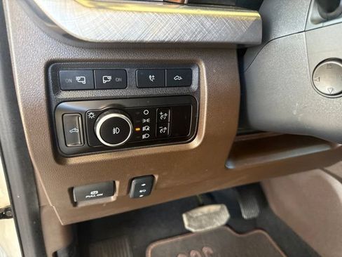 Used 2024 Ford F250 King Ranch w/ FX4 Off-Road Package AWD/4WD image 17
