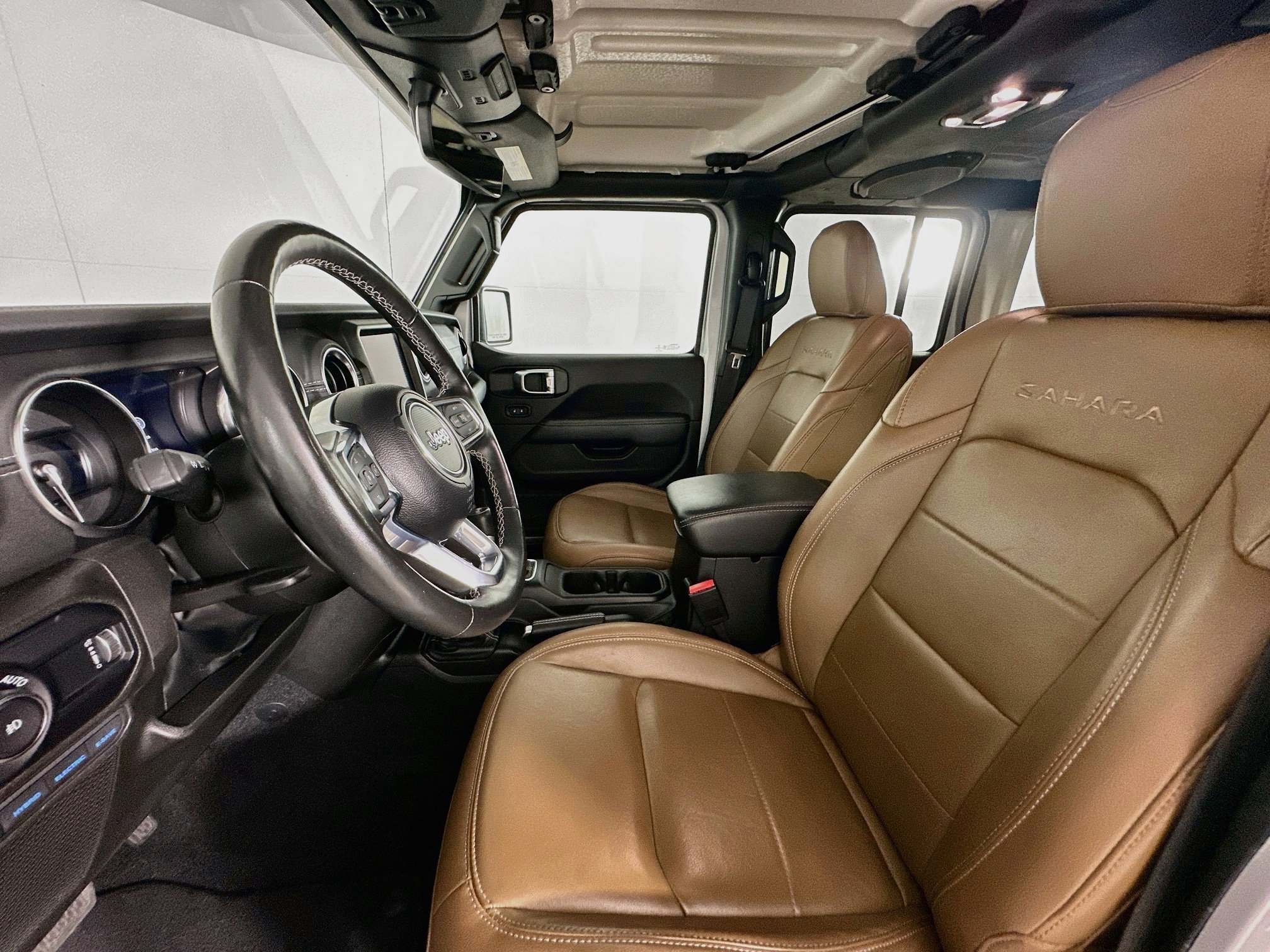 Used 2023 Jeep Wrangler Unlimited Sahara w/ Cold Weather Group AWD/4WD image 13