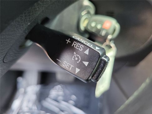 Used 2016 Toyota Corolla LE FWD image 24