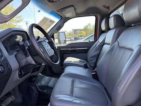 Used 2014 Ford F550 4x4 Regular Cab Super Duty image 12