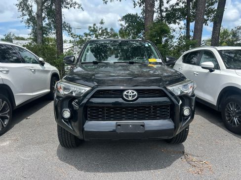Used 2018 Toyota 4Runner SR5 Premium RWD image 2