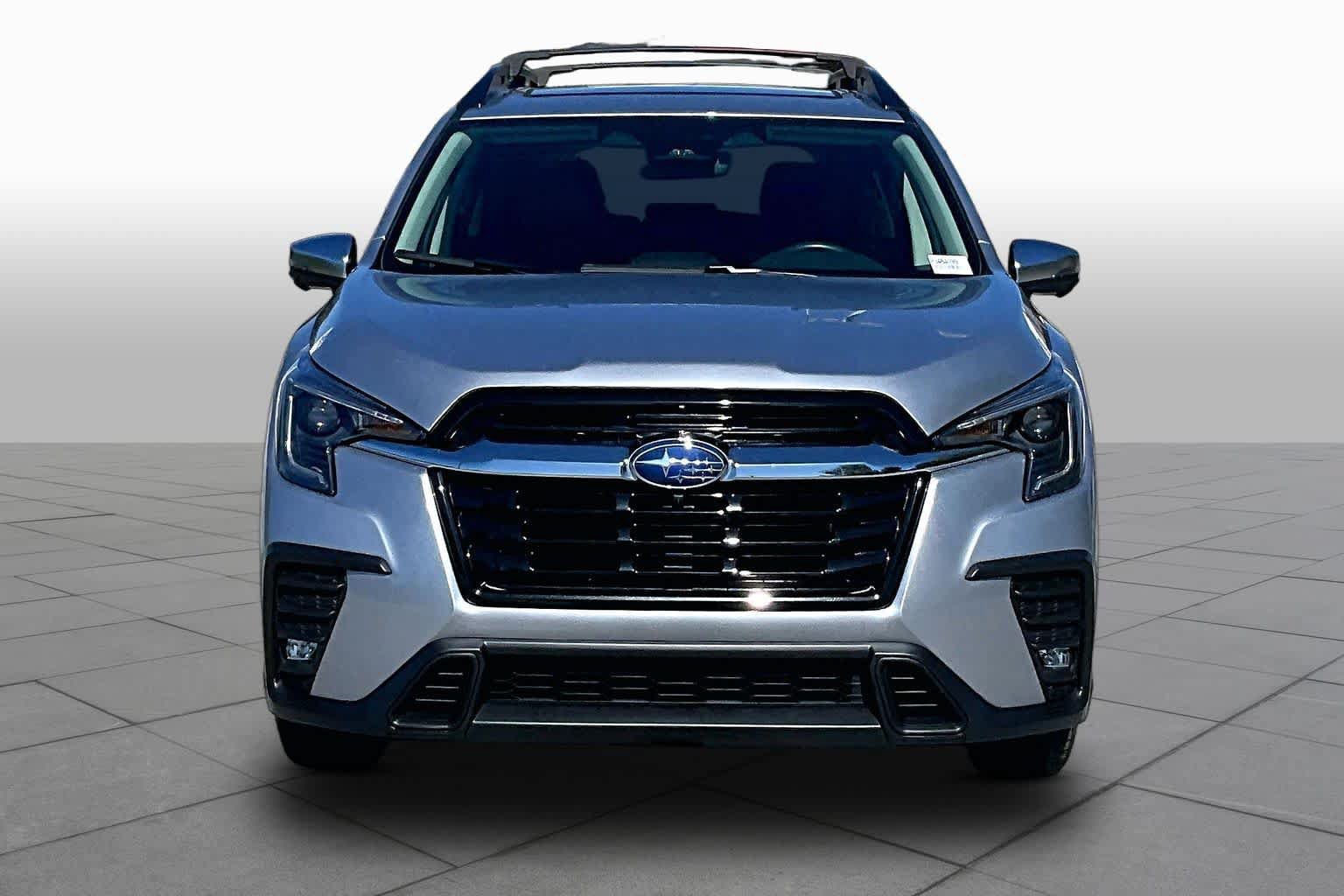 Used 2023 Subaru Ascent Limited w/ Technology Package AWD/4WD image 4