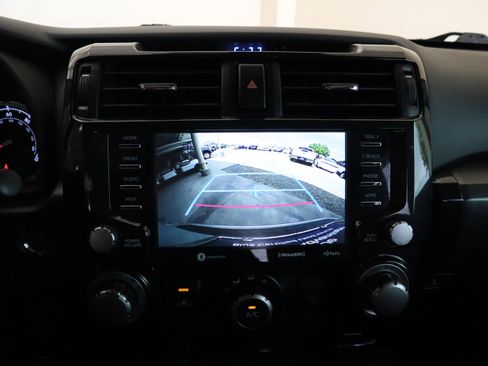 Used 2022 Toyota 4Runner TRD Off-Road AWD/4WD image 29