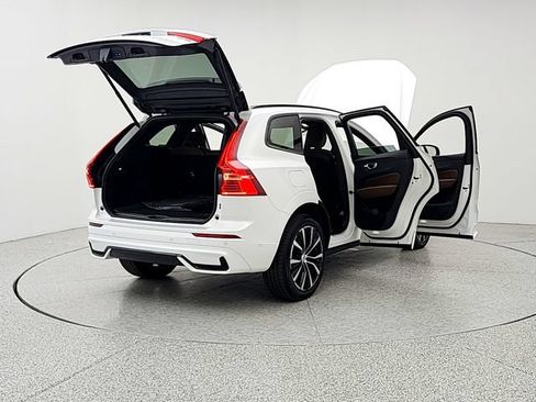 Certified 2023 Volvo XC60 B5 Plus w/ Climate Package AWD/4WD image 11