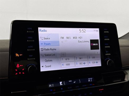 Certified 2022 Toyota Sienna XSE image 24