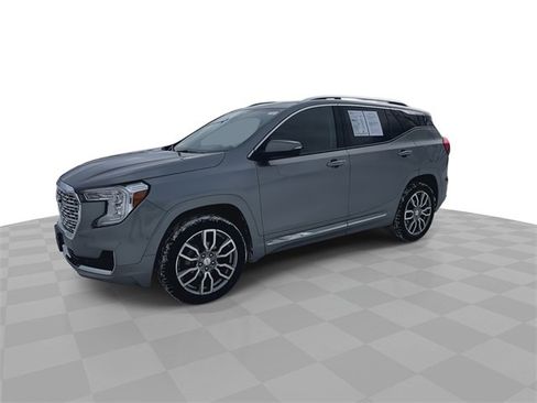 Used 2024 GMC Terrain Denali w/ Denali Premium Package image 4