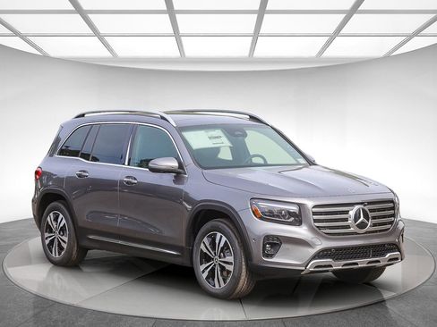 New 2026 Mercedes-Benz GLB 250 4MATIC image 5