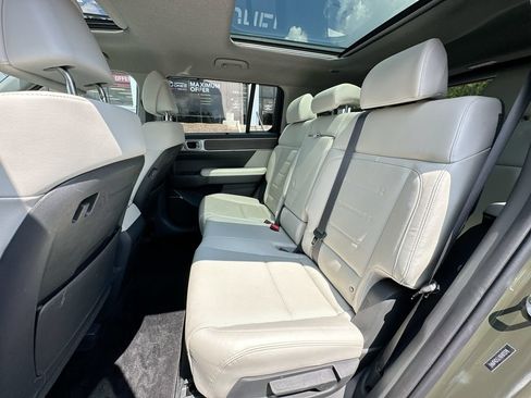 Used 2024 Hyundai Santa Fe Limited AWD/4WD image 4
