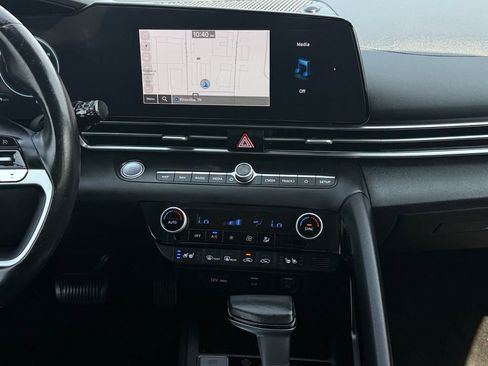 Used 2023 Hyundai Elantra Limited FWD image 18