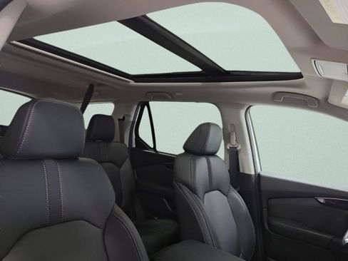 Used 2025 Honda Pilot Touring image 8