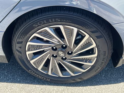 Certified 2025 Hyundai Sonata Limited FWD image 21