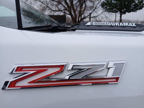 Used 2024 Chevrolet Silverado 2500 LT image 12