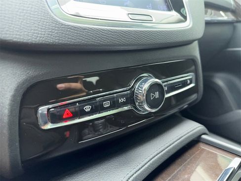 Used 2018 Volvo XC90 T5 Momentum w/ Convenience Package image 30