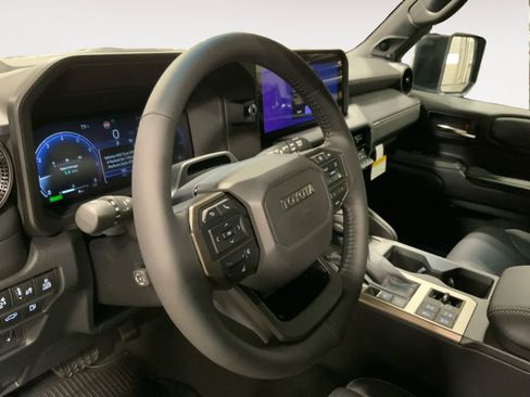 Used 2024 Toyota Land Cruiser image 12