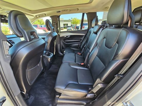 Used 2021 Volvo XC90 T5 Momentum w/ Climate Package image 20