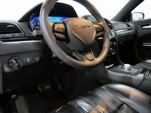 Used 2023 Chrysler 300 S image 11