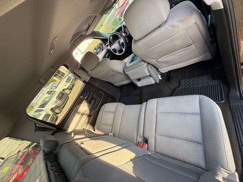 Used 2018 Chevrolet Silverado 1500 Custom w/ Custom Value Package AWD/4WD image 38