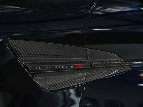 Used 2025 Aston Martin Vanquish RWD image 20