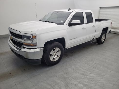 Used 2018 Chevrolet Silverado 1500 LT w/ LT Fleet Plus Package image 2