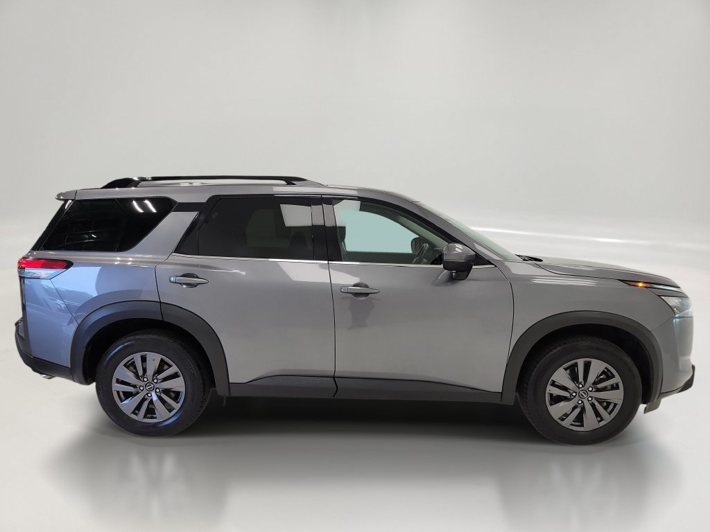 Used 2024 Nissan Pathfinder SV FWD image 4