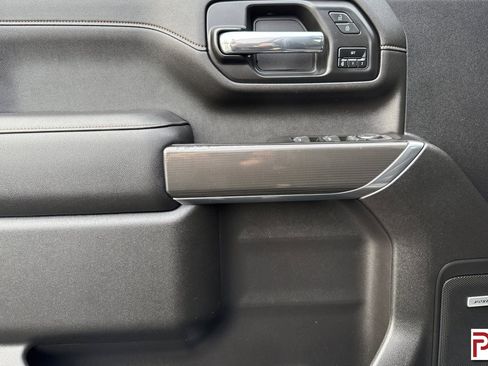 Used 2022 GMC Sierra 2500 AT4 w/ AT4 Premium Plus Package image 12