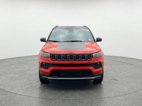 Used 2025 Jeep Compass Trailhawk AWD/4WD image 2