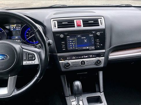 Used 2016 Subaru Outback 3.6R Limited image 6