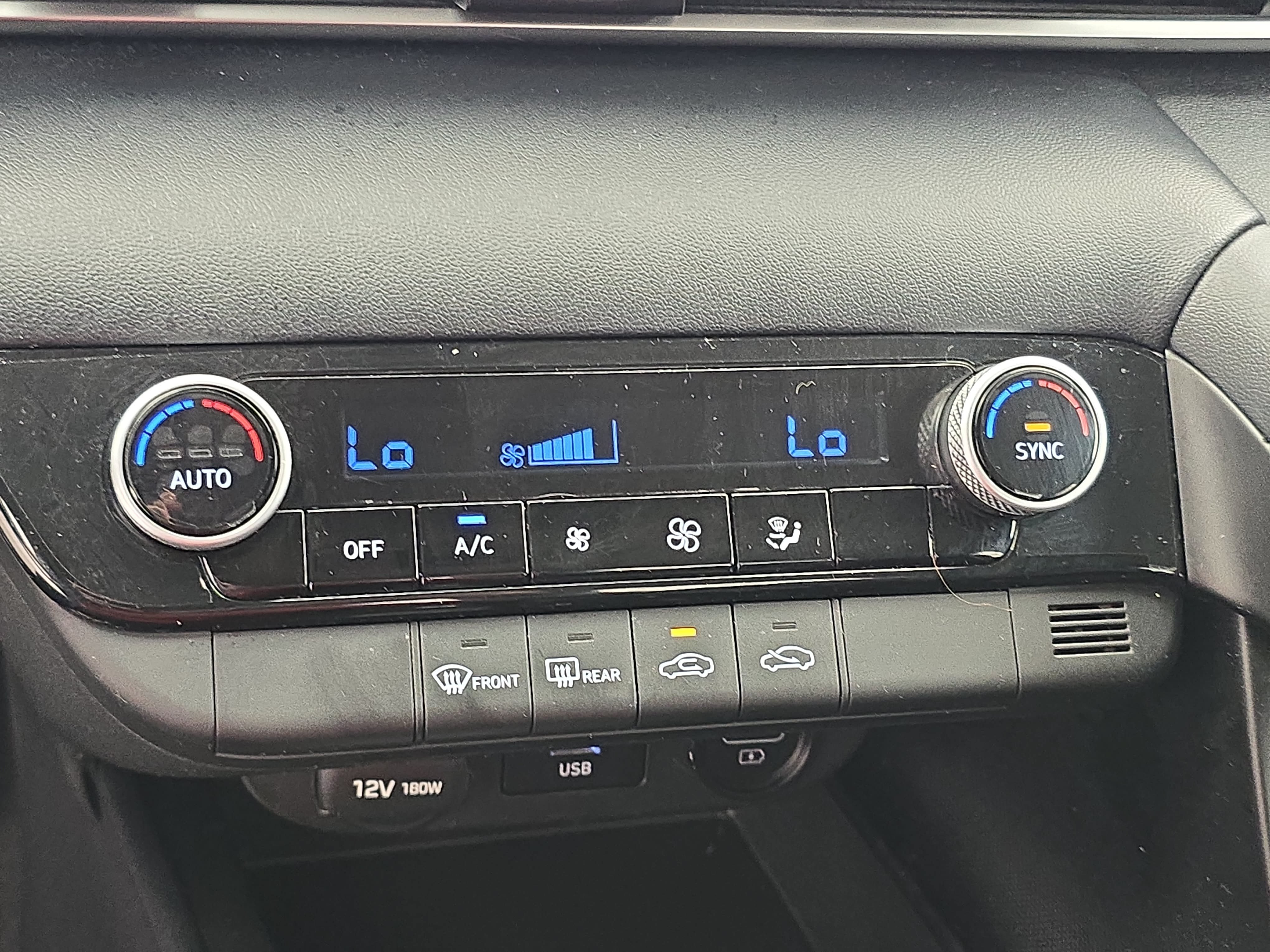Used 2022 Hyundai Elantra SEL FWD image 22