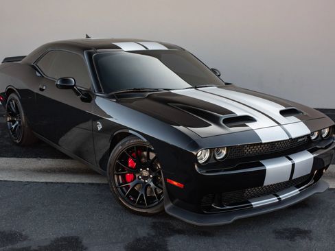 Used 2019 Dodge Challenger SRT Hellcat w/ Laguna Leather Package image 6