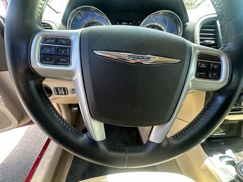 Used 2014 Chrysler 300 image 27
