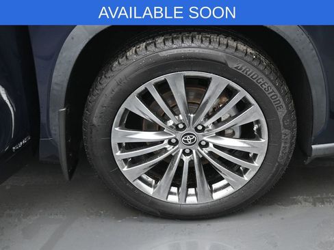 Used 2022 Toyota Highlander Limited AWD/4WD image 41