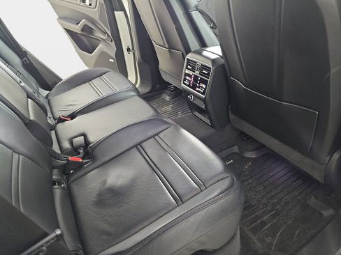 Used 2019 Porsche Cayenne image 12