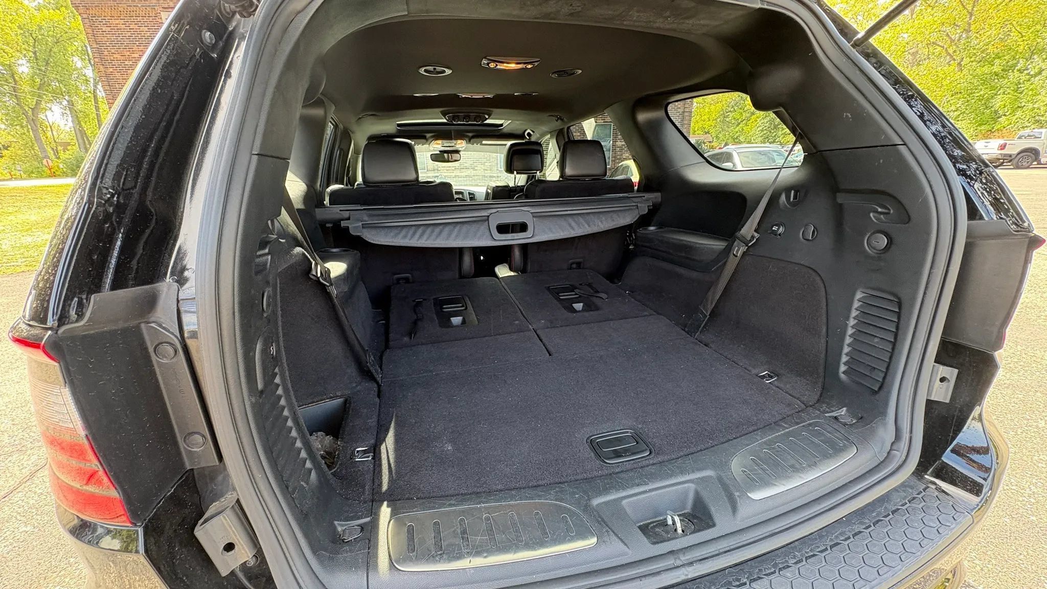 Used 2017 Dodge Durango R/T w/ Technology Group AWD/4WD image 25