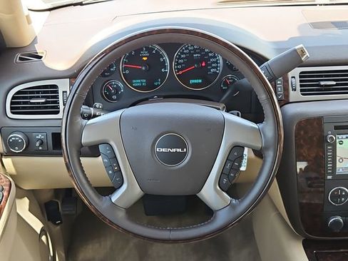 Used 2013 GMC Yukon Denali RWD image 24