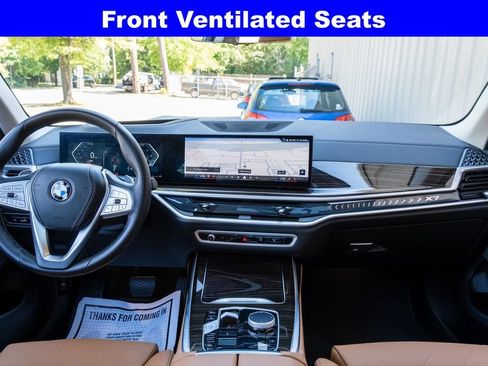 Used 2025 BMW X7 xDrive40i w/ Premium Package AWD/4WD image 17