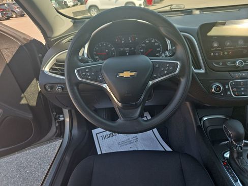 Used 2025 Chevrolet Malibu LT FWD image 14
