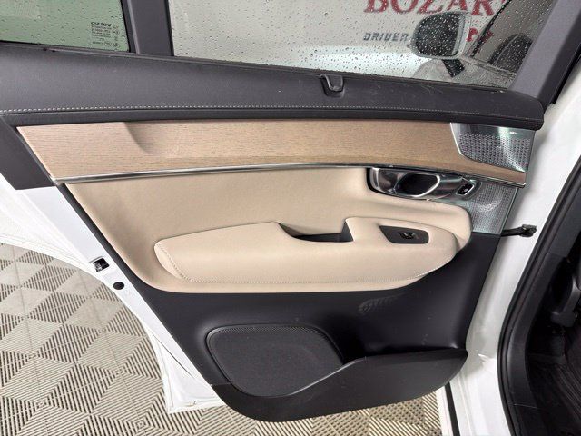Used 2026 Volvo XC90 B6 Ultra w/ Lounge Package AWD/4WD image 25