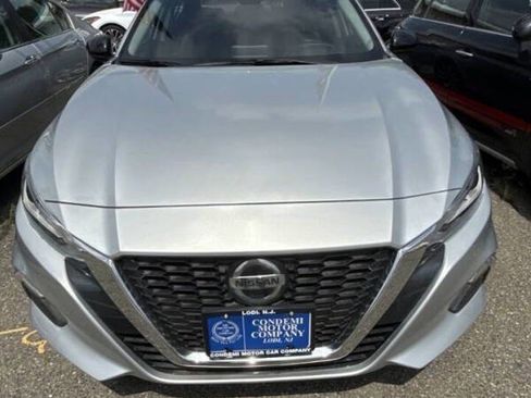 Used 2021 Nissan Altima 2.5 SR w/ SR Premium Package image 1