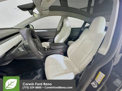 Used 2024 Tesla Model Y Long Range AWD/4WD image 19