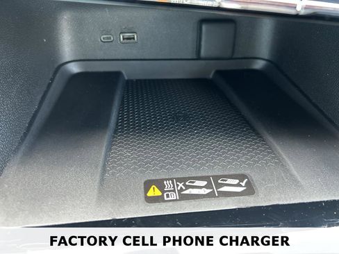 Used 2024 Chevrolet Traverse LT image 27