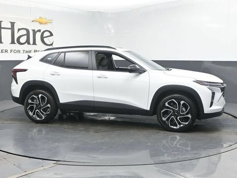 New 2026 Chevrolet Trax RS w/ Sunroof Package FWD image 27