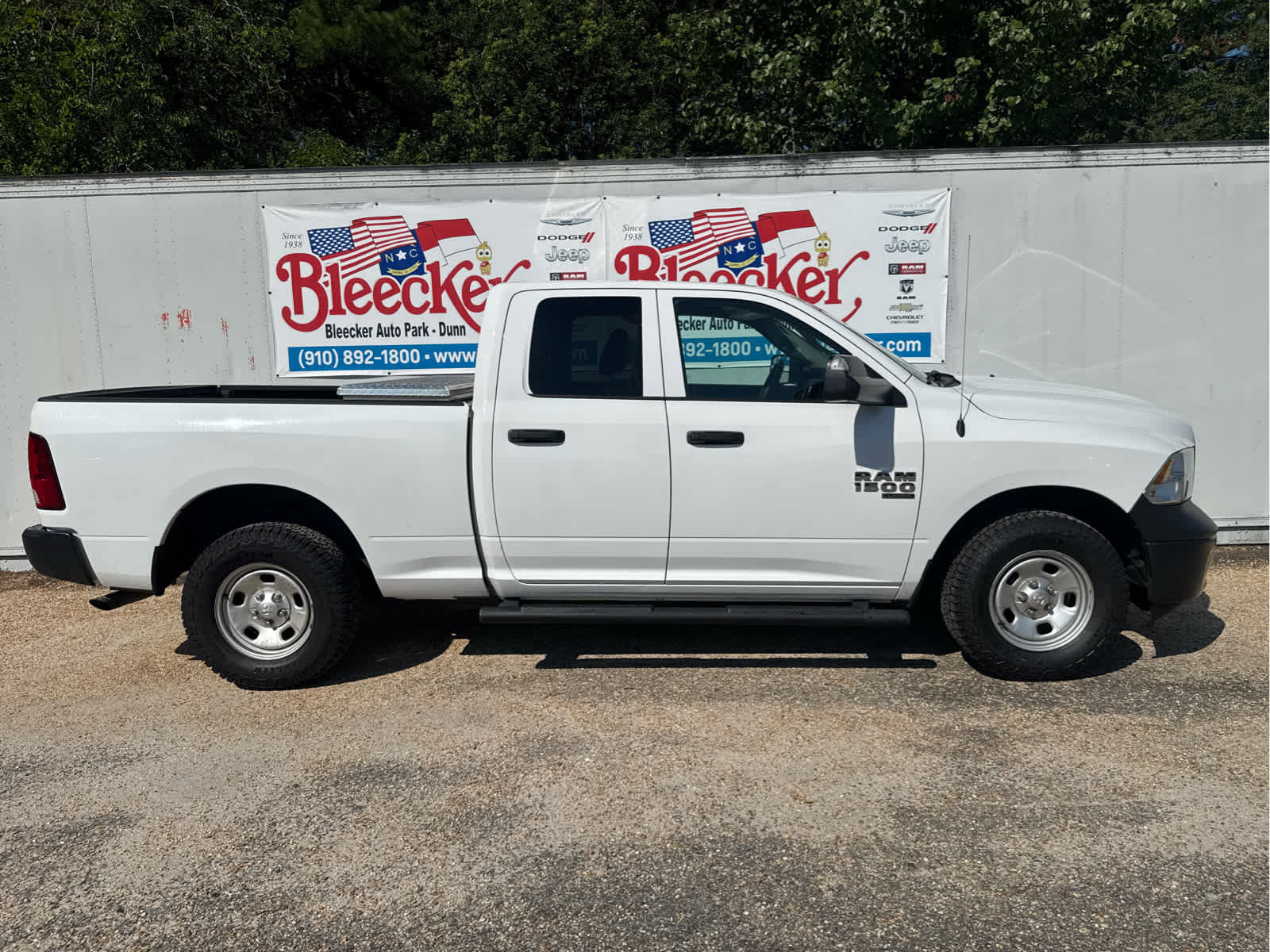 Used 2022 RAM 1500 Tradesman w/ Trailer Tow Group AWD/4WD image 2