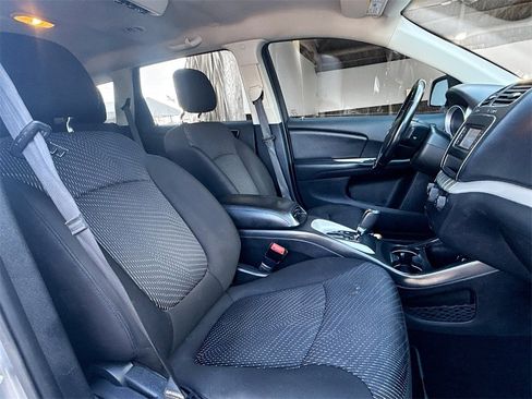 Used 2020 Dodge Journey SE w/ SE Popular Equipment Group image 31