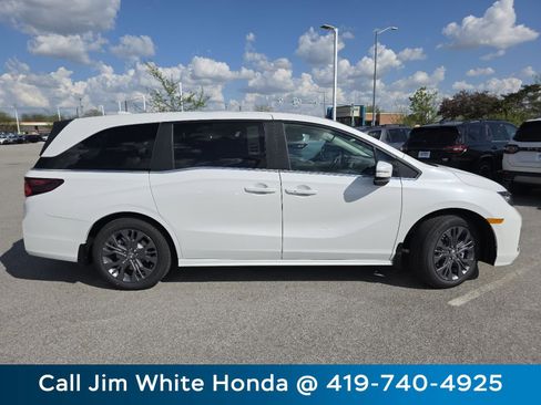 New 2026 Honda Odyssey Touring image 12
