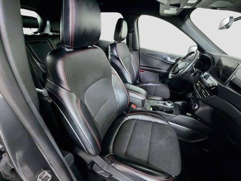 Used 2025 Ford Escape ST-Line FWD image 30