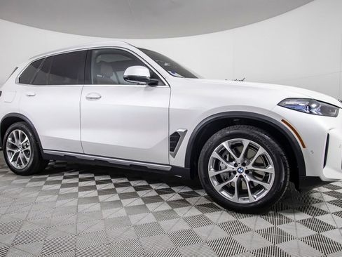 Used 2026 BMW X5 xDrive50e w/ Climate Comfort Package AWD/4WD image 2
