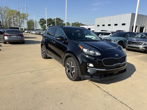 Used 2022 Kia Sportage EX w/ EX Technology Package image 6